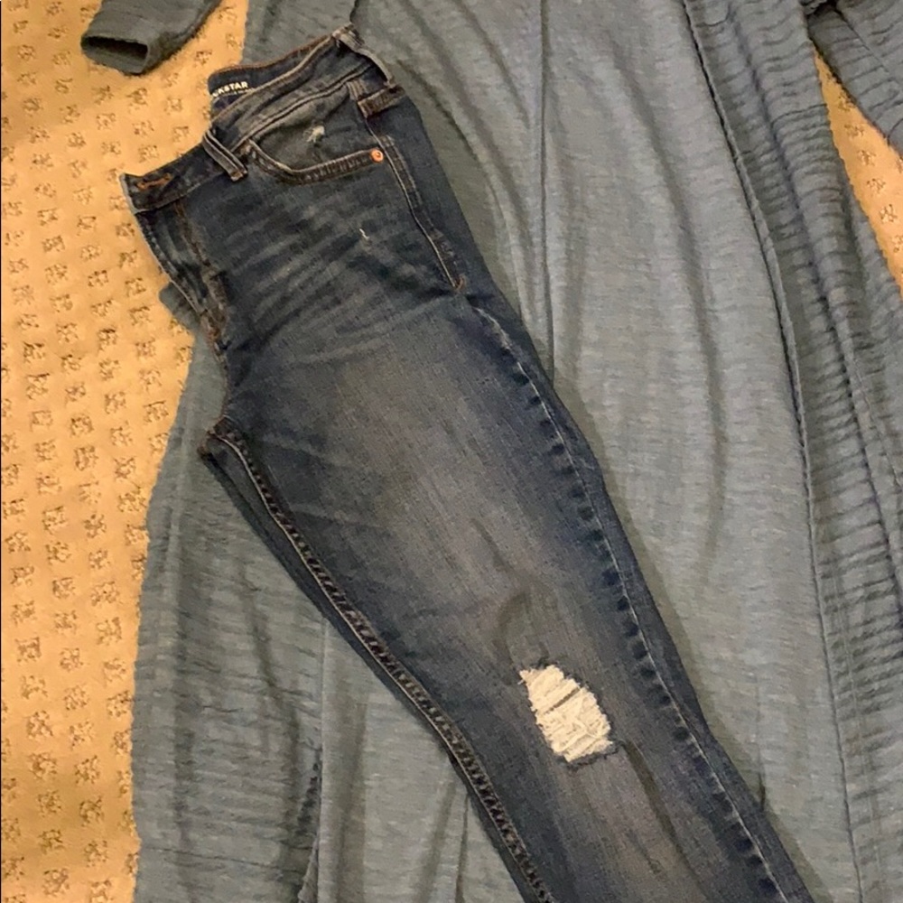 Old Navy Rockstar destressed jeans 👖